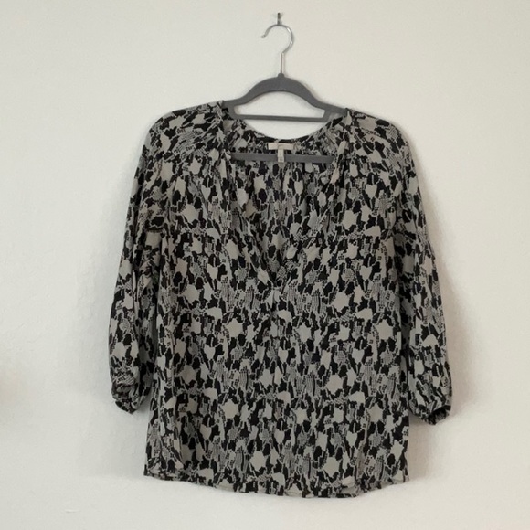 Joie black/white patterned 3/4 sleeve blouse - Picture 1 of 4